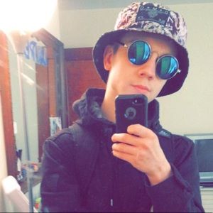 Meet your Posher, Scott